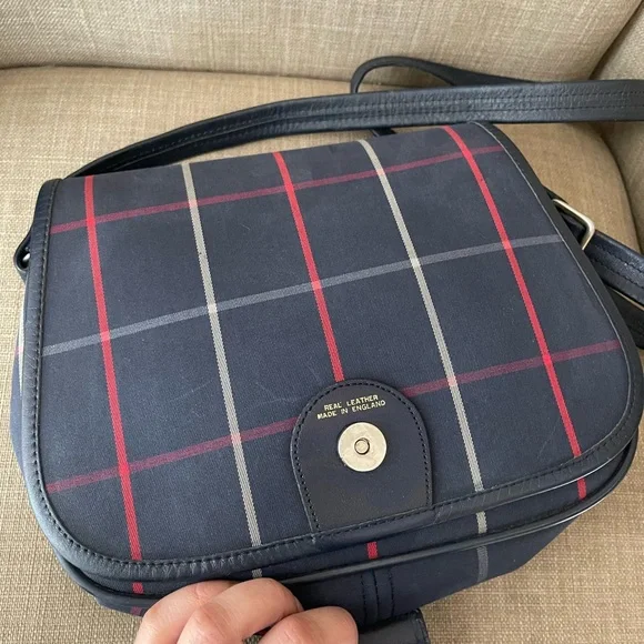 Authentic Burberrys vintage nova check blue crossbody bag (A2003)